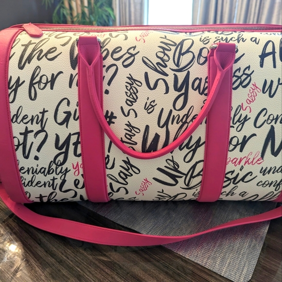 Sassy Jones Pink and Cream Travel Bag - Picture 2 of 7